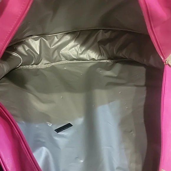 Betsey Johnson Pink Donut Cooler Bag - Picture 5 of 6